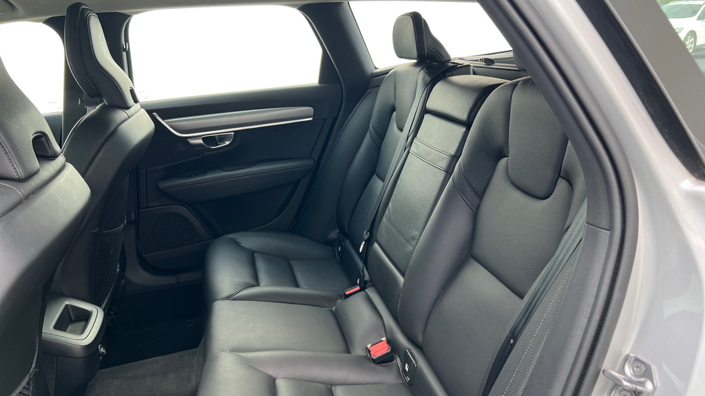 Volvo V90 Volvo Estate 2.0 B4d Momentum Blue #20