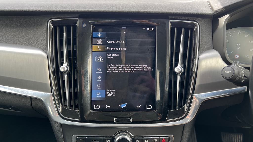 Volvo V90 Volvo Estate 2.0 B4d Momentum Blue #26