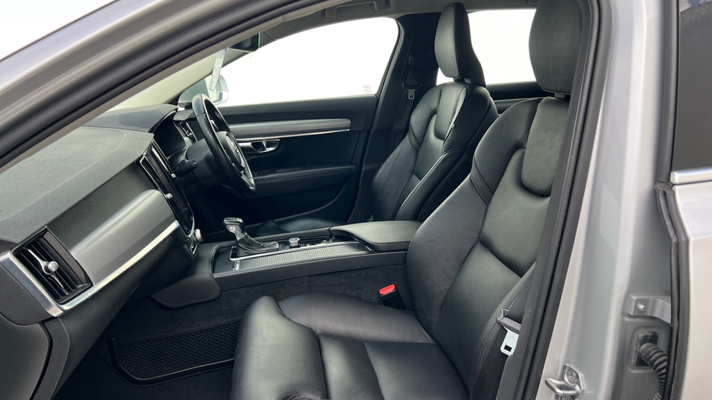 Volvo V90 Volvo Estate 2.0 B4d Momentum Blue #24