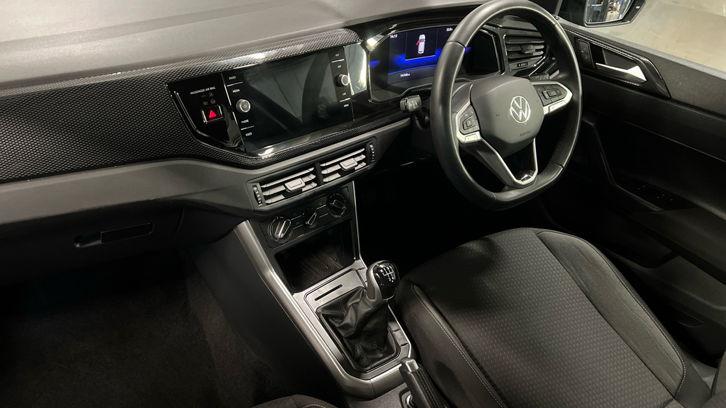 Volkswagen Polo Polo 1.0 Tsi Match GD25ZTK Black #2