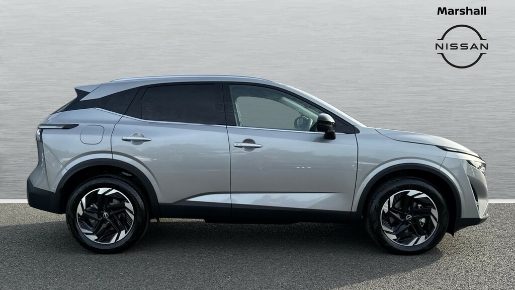 Nissan Qashqai Qashqai 1.3 Dig-t Mhb 140 N-cnta Pnrf GM26FYC Silver #3
