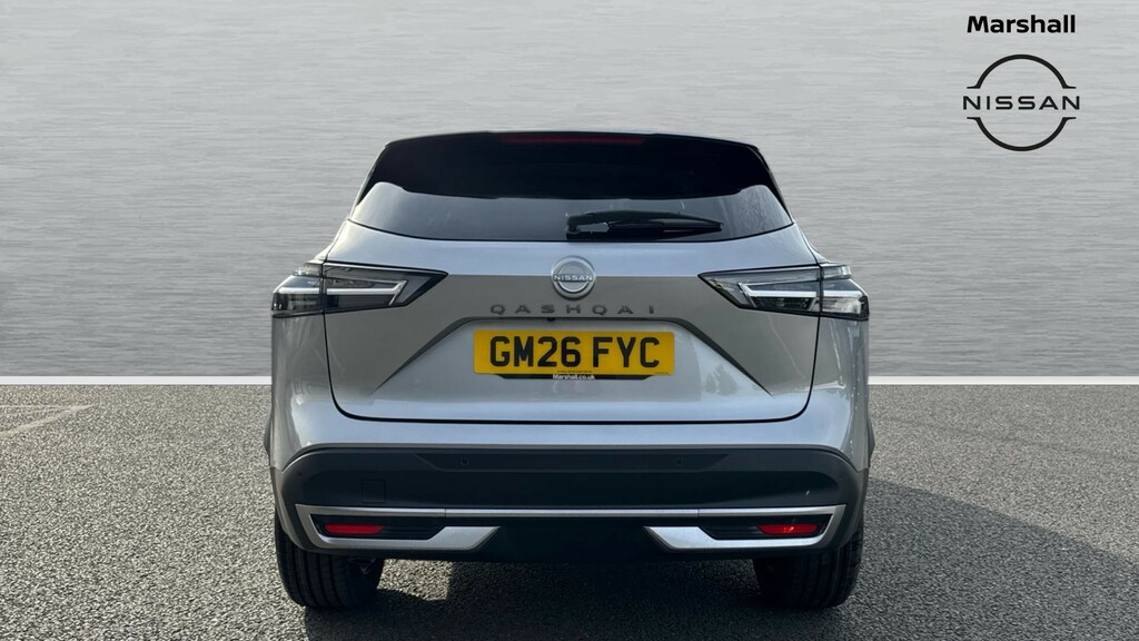 Nissan Qashqai Qashqai 1.3 Dig-t Mhb 140 N-cnta Pnrf GM26FYC Silver #6