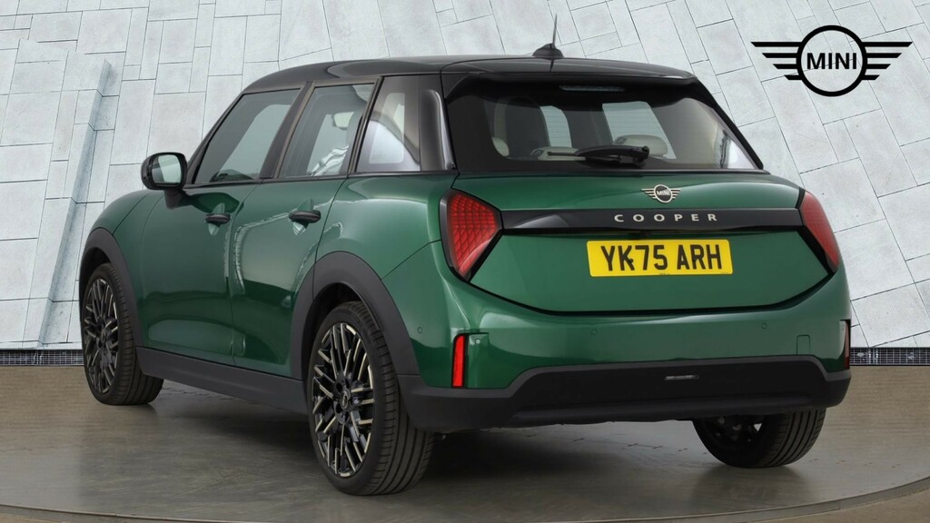 Mini Hatch Cooper 1.5 C Exclusive Level 1 YK75ARH Green #2