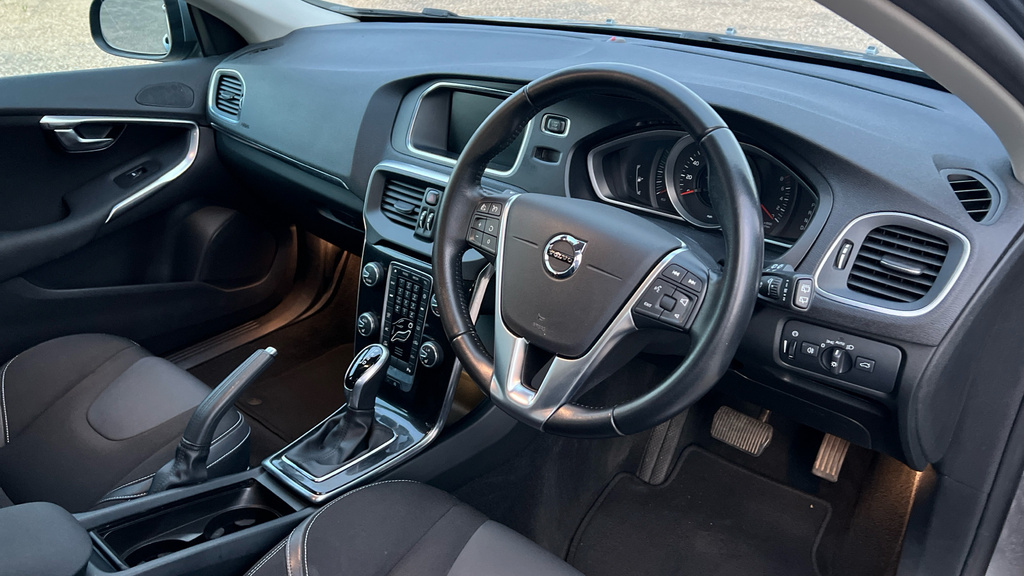 Volvo V40 V40 T3 152 Momentum Nav Plus Geartronic GV66KPN Grey #4