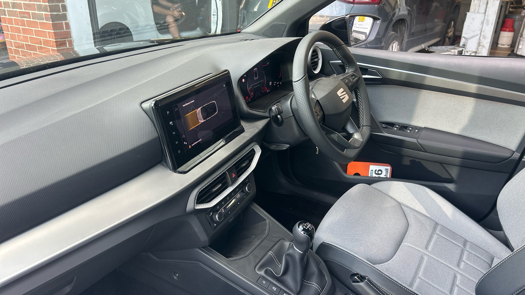 Seat Arona Seat Arona Hatchback 1.0 Tsi 115 Fr First Edition Black #2