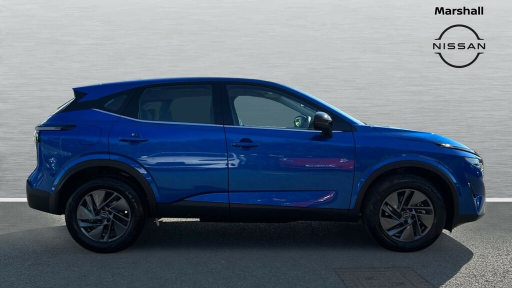 Nissan Qashqai 1.3 Dig-t Mhev 140 Acenta Premium 2Wd Black #3