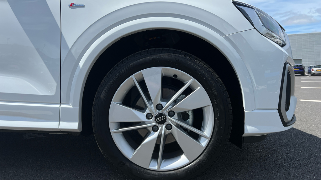Audi Q2 Audi Q2 Estate 35 Tfsi S Line White #5