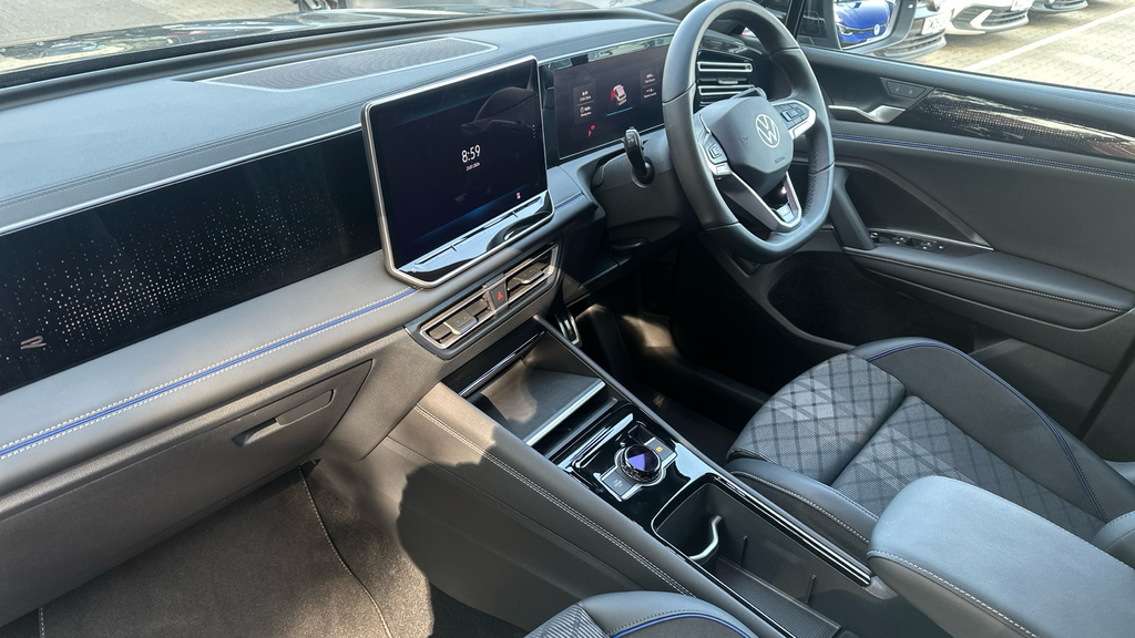 Volkswagen Tiguan Tiguan 1.5 Tsi 272 Ehybrid R-line Dsg KR75XDF Black #2