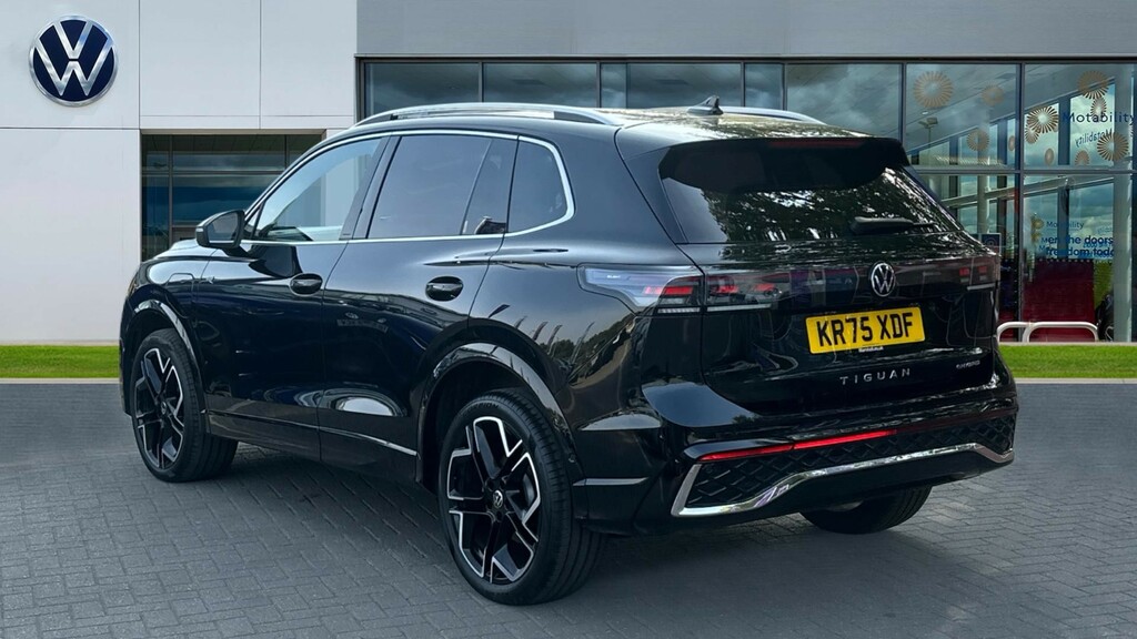 Volkswagen Tiguan Tiguan 1.5 Tsi 272 Ehybrid R-line Dsg KR75XDF Black #3