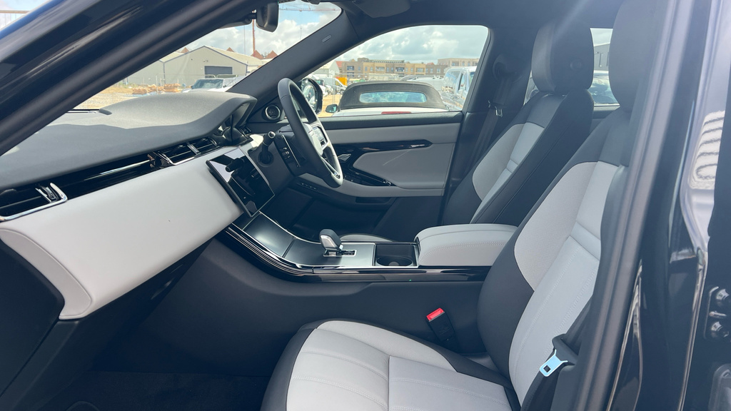 Land Rover Range Rover Evoque Range Rover Evoque 2.0 D200 Edition Hatch AF26ZZG Black #3