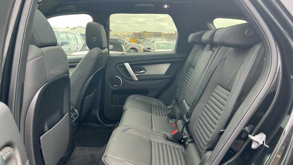 Land Rover Discovery Sport Discovery Sport 1.5 P270e Dynamic Hse 5 AK26CMF Black #4