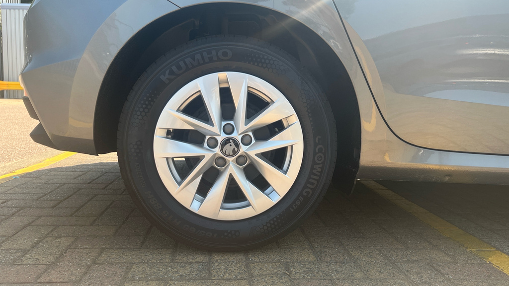 Skoda Fabia Fabia Hatch Se Edition 1.0 Tsi 116 Ps Dsg LY26UZN Grey #5