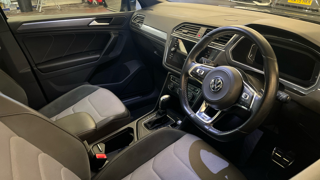 Volkswagen Tiguan Tiguan 2.0 Tdi 150 R-line Tech Dsg YG19JJH Black #6
