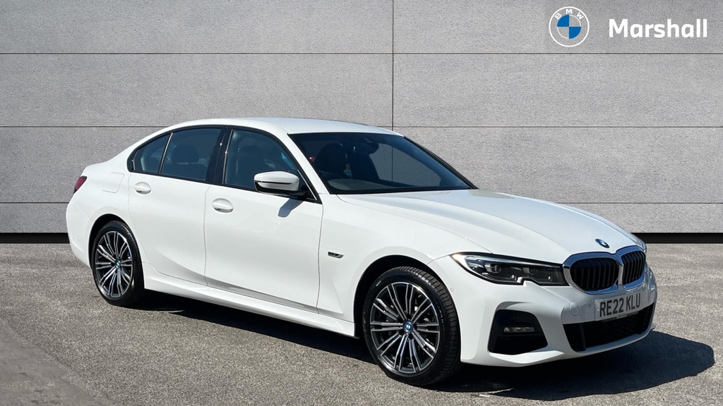 BMW 3 Series 3 Series 330E M Sport Step White