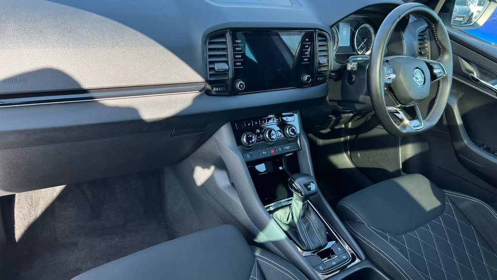 Skoda Karoq Karoq 1.5 Tsi Sport Line Dsg ML22DVC White #2