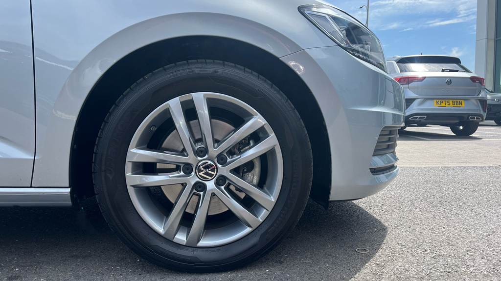 Volkswagen Touran Se 1.5 Tsi 150Ps 6-Speed Man Grey #20