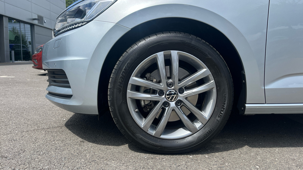 Volkswagen Touran Se 1.5 Tsi 150Ps 6-Speed Man Grey #18