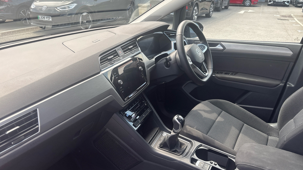 Volkswagen Touran Touran 1.5 Tsi Evo Match Black #2