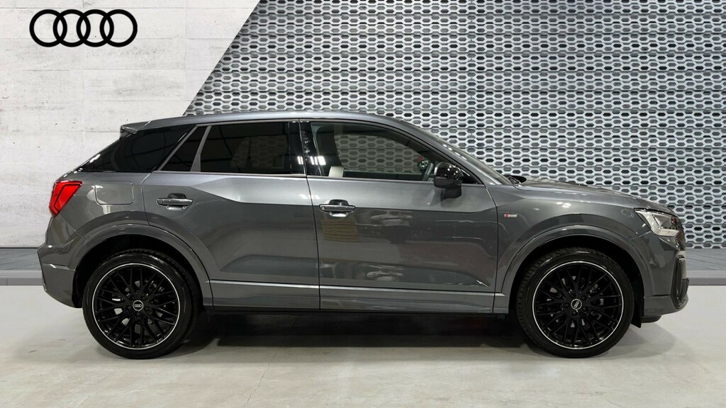 Audi Q2 Q2 35 Tfsi Black Edition S Tronic KN75YWT Black #4