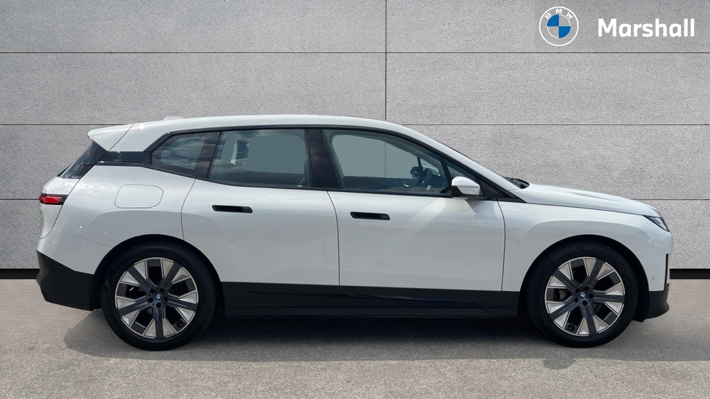 BMW iX Ix 240Kw Xdrive40 Sport 76.6Kwh FV22XUL White #3