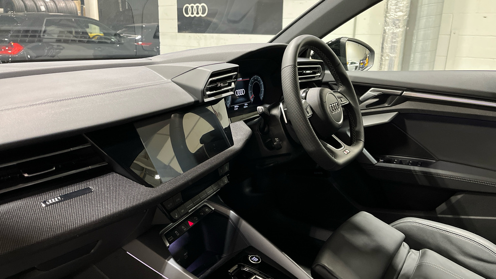 Audi A3 A3 1.5 Tfsi 150 Black Edition S Tronic KN26VAE Blue #2