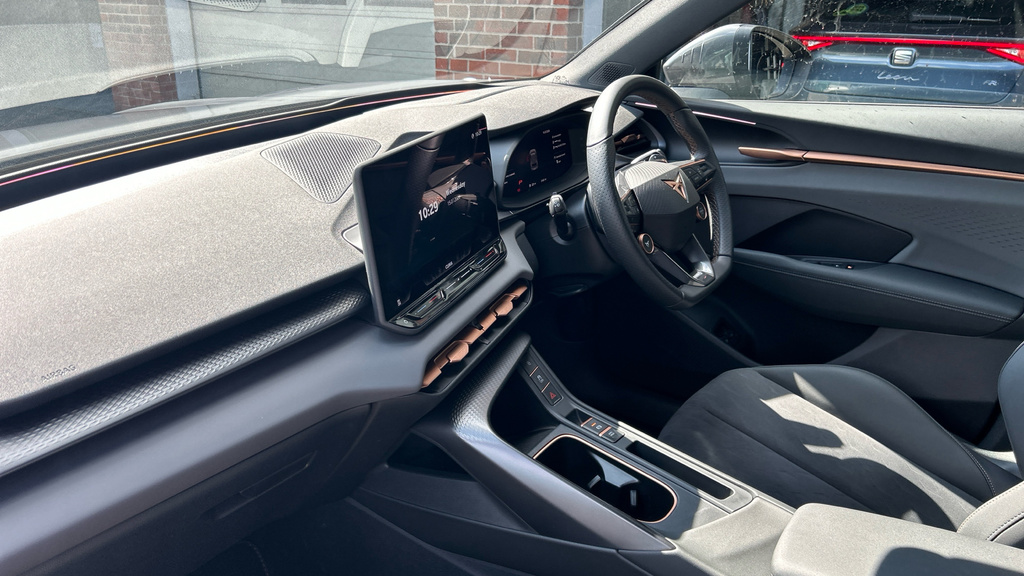 Cupra Terramar Cupra Terramar Hatchback 1.5 Ehybrid 204 V2 Ds Grey #2