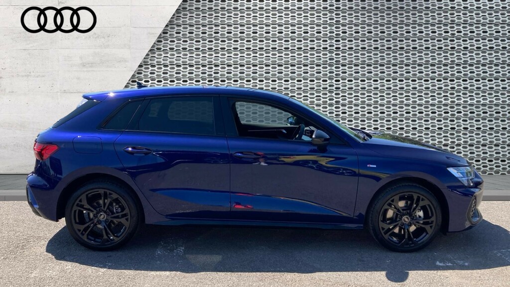 Audi A3 A3 1.5 Tfsi E 204 Black Edition S Tronic LN26NAU Blue #4