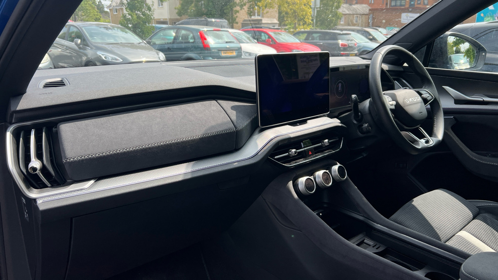 Skoda Kodiaq Kodiaq 1.5 Tsi E-tec Sportline Dsg 7 Seat EK25LLF Blue #2