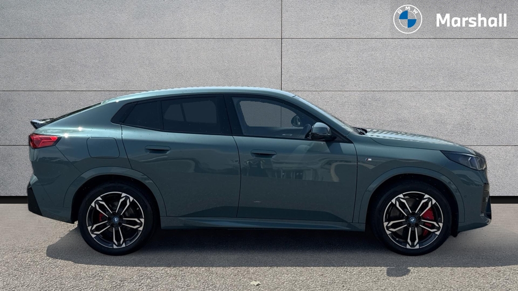 BMW iX2 Ix2 150Kw Edrive20 Shadow Edition 65Kwh Green #3