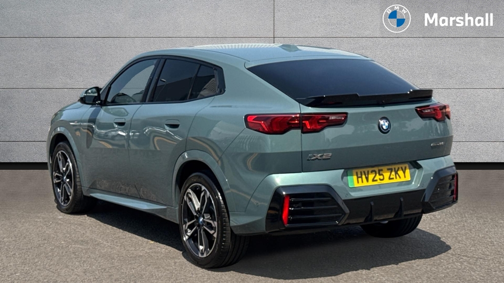 BMW iX2 Ix2 150Kw Edrive20 Shadow Edition 65Kwh Green #2