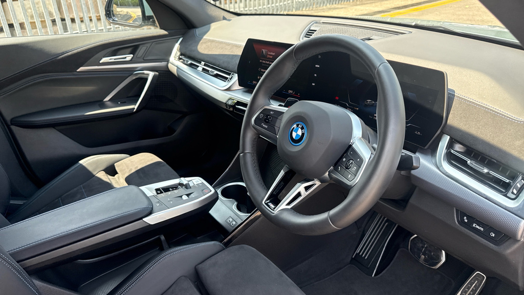 BMW iX2 Ix2 150Kw Edrive20 Shadow Edition 65Kwh Green #6