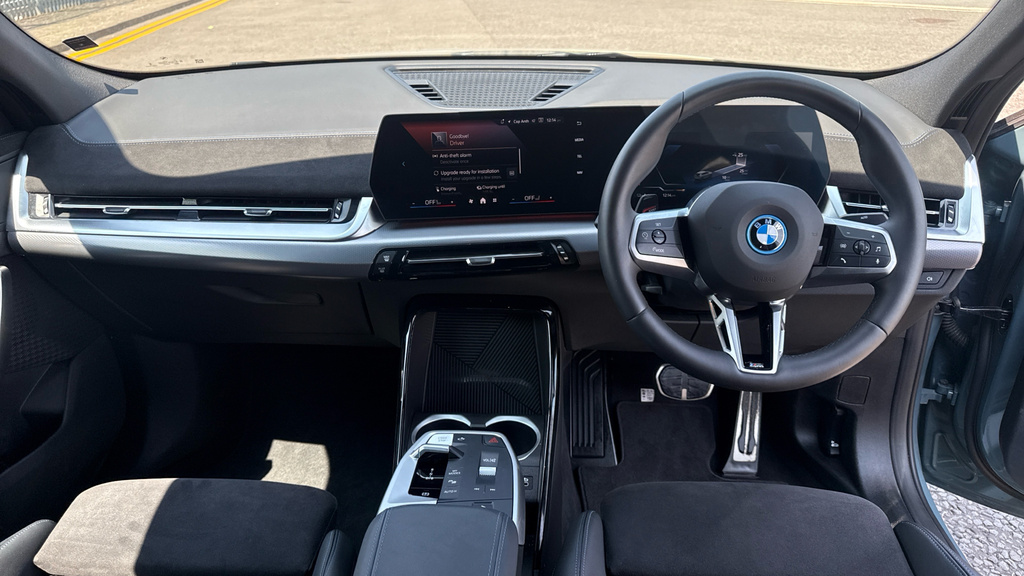 BMW iX2 Ix2 150Kw Edrive20 Shadow Edition 65Kwh Green #4