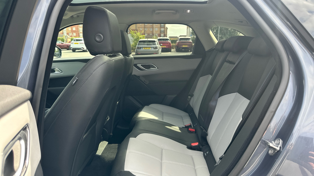 Land Rover Range Rover Velar Range Rover Velar 2.0 D200 Mhev Dynamic Se Aut Blue #4