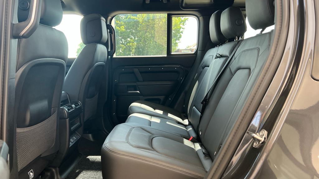 Land Rover Defender 110 Defender 3.0 D350 X-dynamic Hse 110 FL26OGX Grey #4