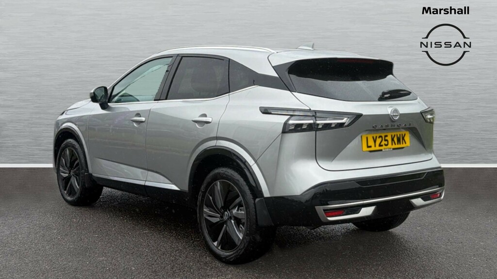Nissan Qashqai Qashqai 1.3 Dig-t Mh Tekna Silver #2