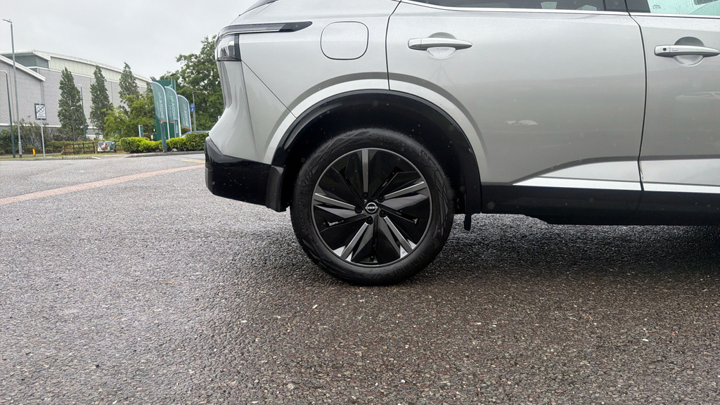 Nissan Qashqai Qashqai 1.3 Dig-t Mh Tekna Silver #4