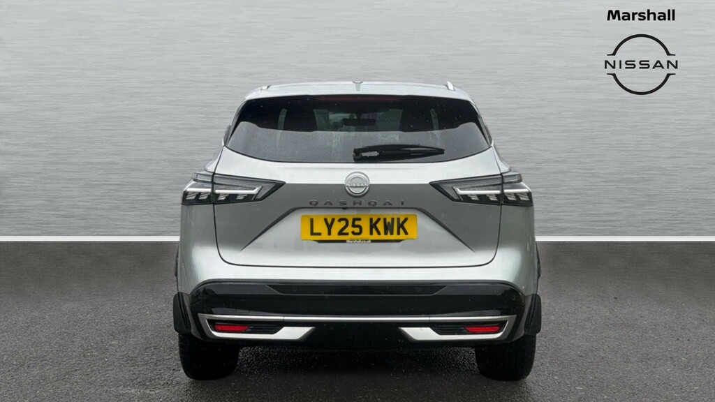 Nissan Qashqai Qashqai 1.3 Dig-t Mh Tekna Silver #6