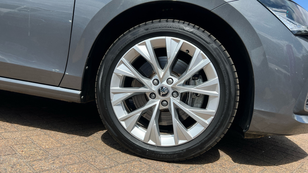 Skoda Superb Superb 1.5 Tsi Iv Se L Dsg EU74DDJ Grey #5
