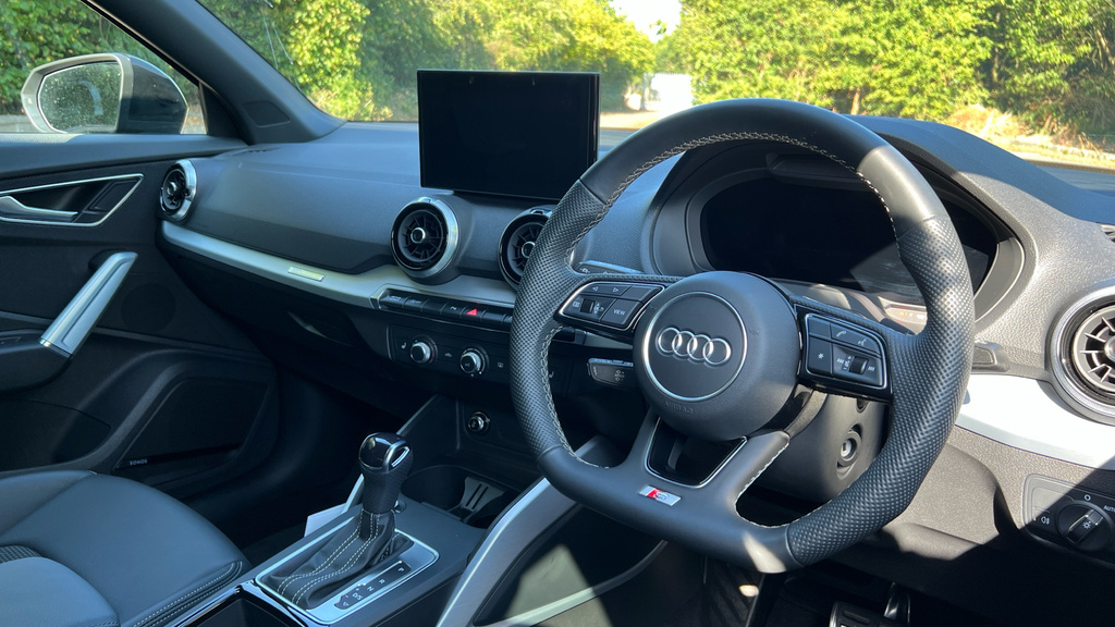 Audi Q2 Q2 35 Tfsi Black Edition S Tronic CA25KNK Black #6