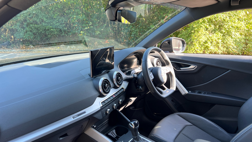 Audi Q2 Q2 35 Tfsi Black Edition S Tronic CA25KNK Black #2