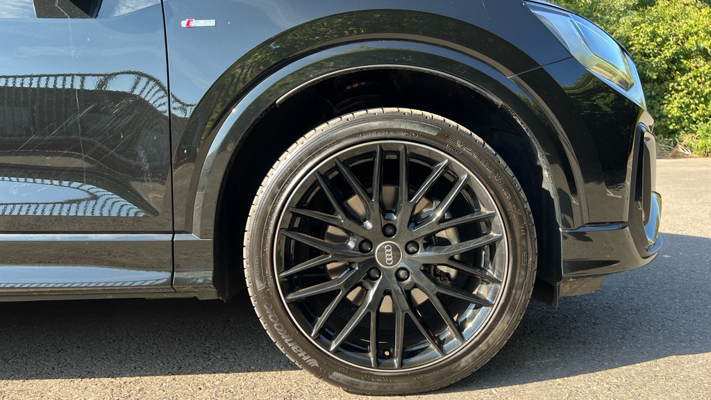 Audi Q2 Q2 35 Tfsi Black Edition S Tronic CA25KNK Black #5