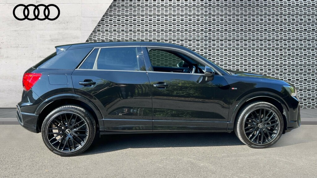 Audi Q2 Q2 35 Tfsi Black Edition S Tronic CA25KNK Black #4