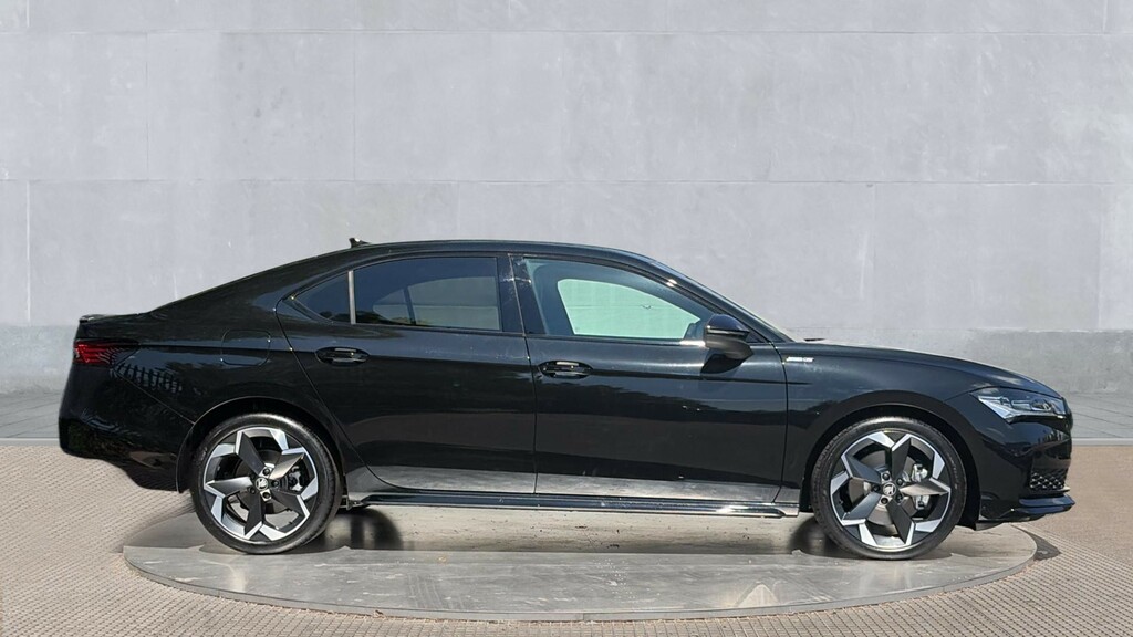 Skoda Superb Skoda Superb Hatchback 2.0 Tsi 204 Sportline D Black #4