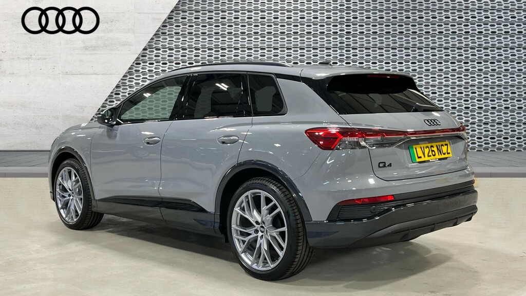 Audi Q4 E Tron Audi Q4 Black Edition 45 E-tron 210,00 Kw LV26NCZ Grey #3