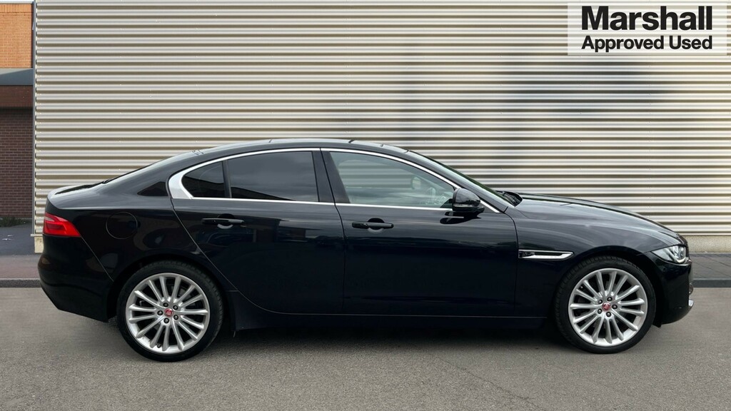 Jaguar XE Xe 2.0D 240 Portfolio Awd Black #2