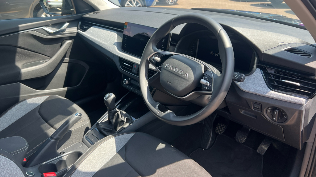 Skoda Kamiq Kamiq 1.0 Tsi 95 Se Edition GJ75BYV Black #6