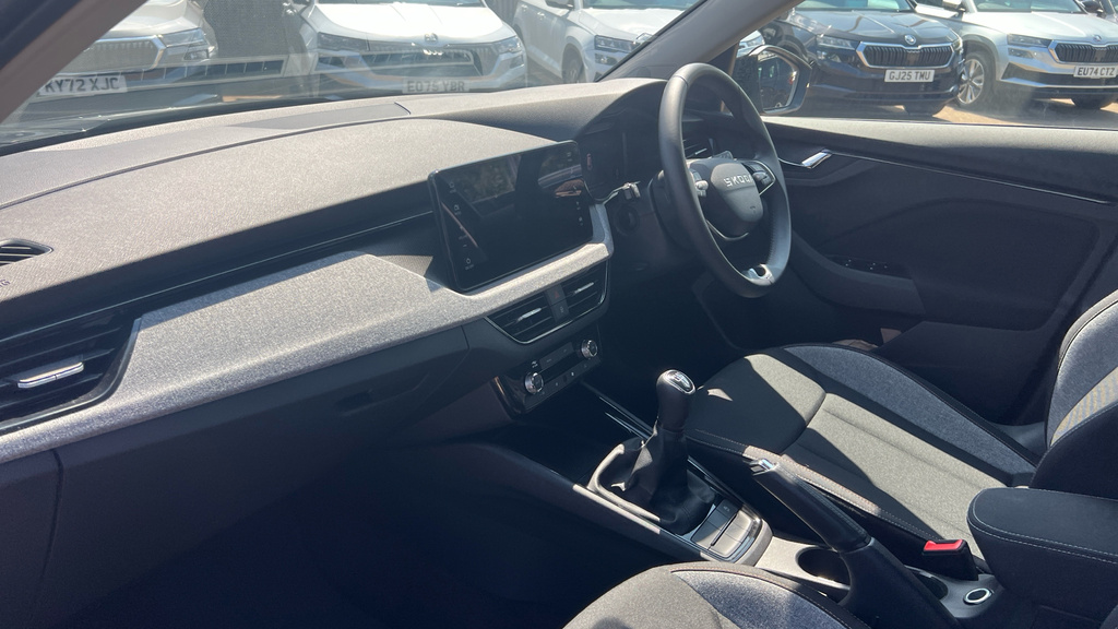 Skoda Kamiq Kamiq 1.0 Tsi 95 Se Edition GJ75BYV Black #2