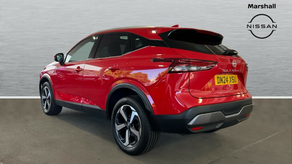 Nissan Qashqai Qashqai 1.3 Dig-t Mh 158 N-connecta Xtronic DN24XSU Red #2