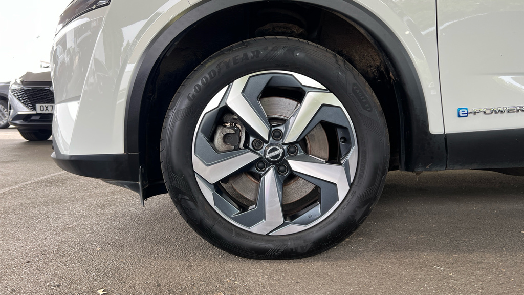Nissan Qashqai Qashqai 1.5 E-power N-connecta DN24LVZ White #4