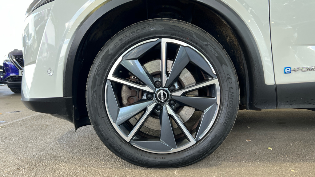 Nissan Qashqai Qashqai 1.5 E-power Tekna PL72XAS Black #4